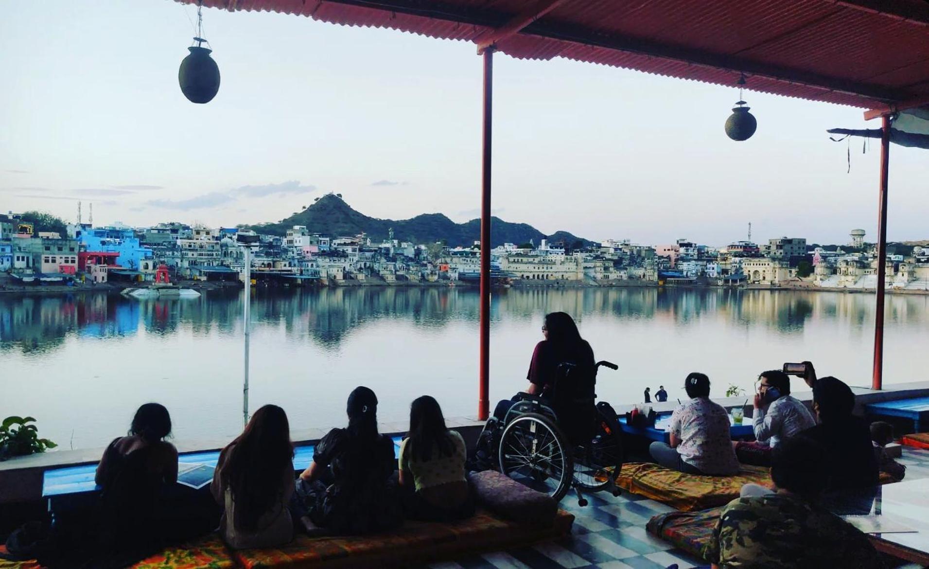 Doctor Alone Hostel Pushkar Ngoại thất bức ảnh