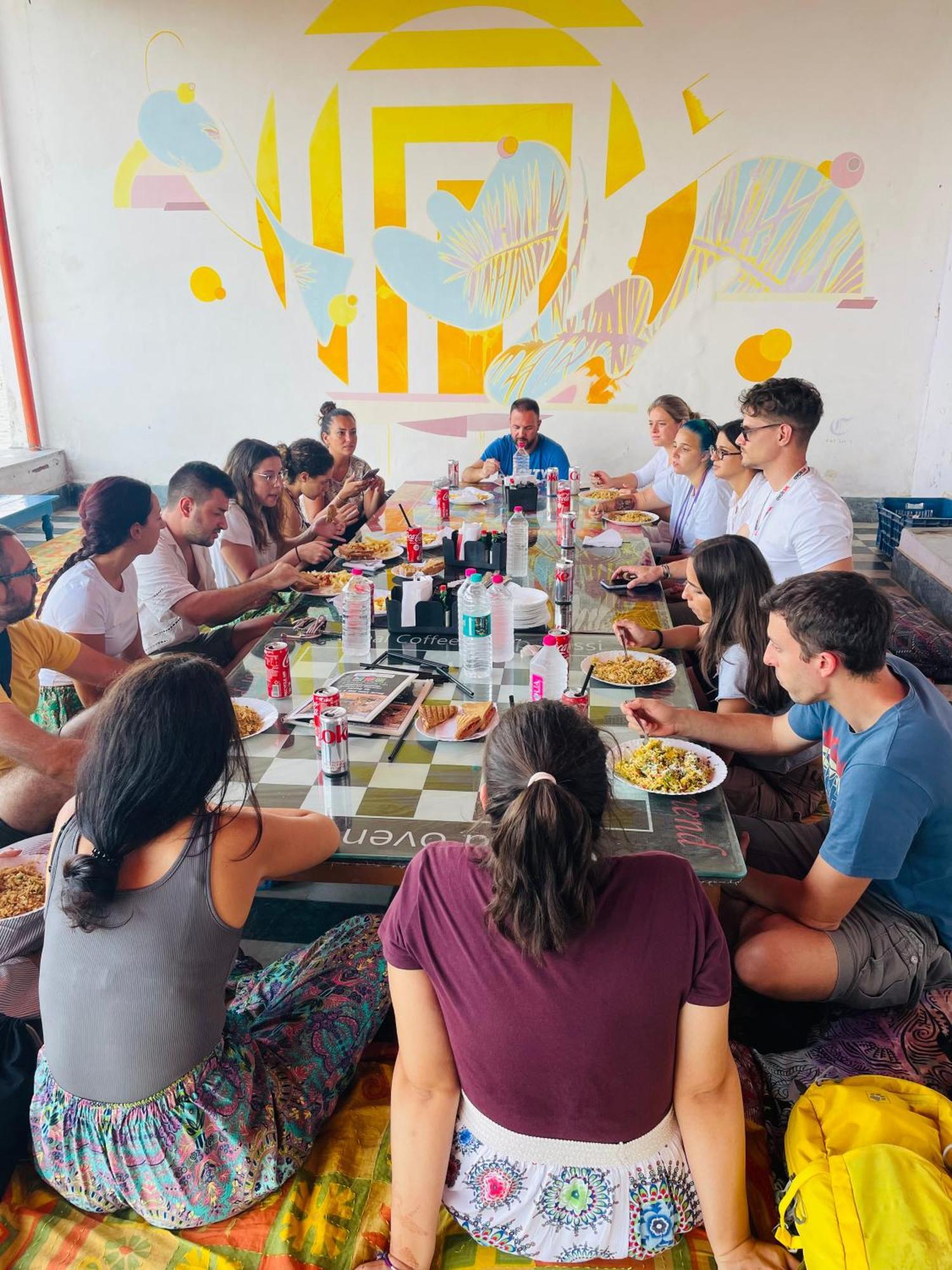 Doctor Alone Hostel Pushkar Ngoại thất bức ảnh