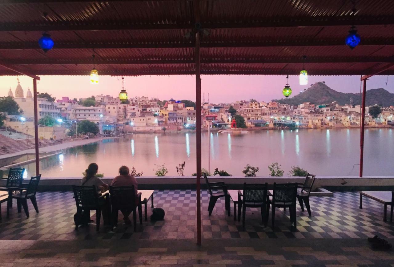 Doctor Alone Hostel Pushkar Ngoại thất bức ảnh